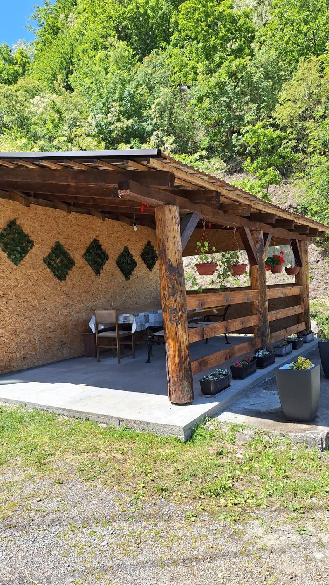 Dijanin Konak Zvornik Luaran gambar
